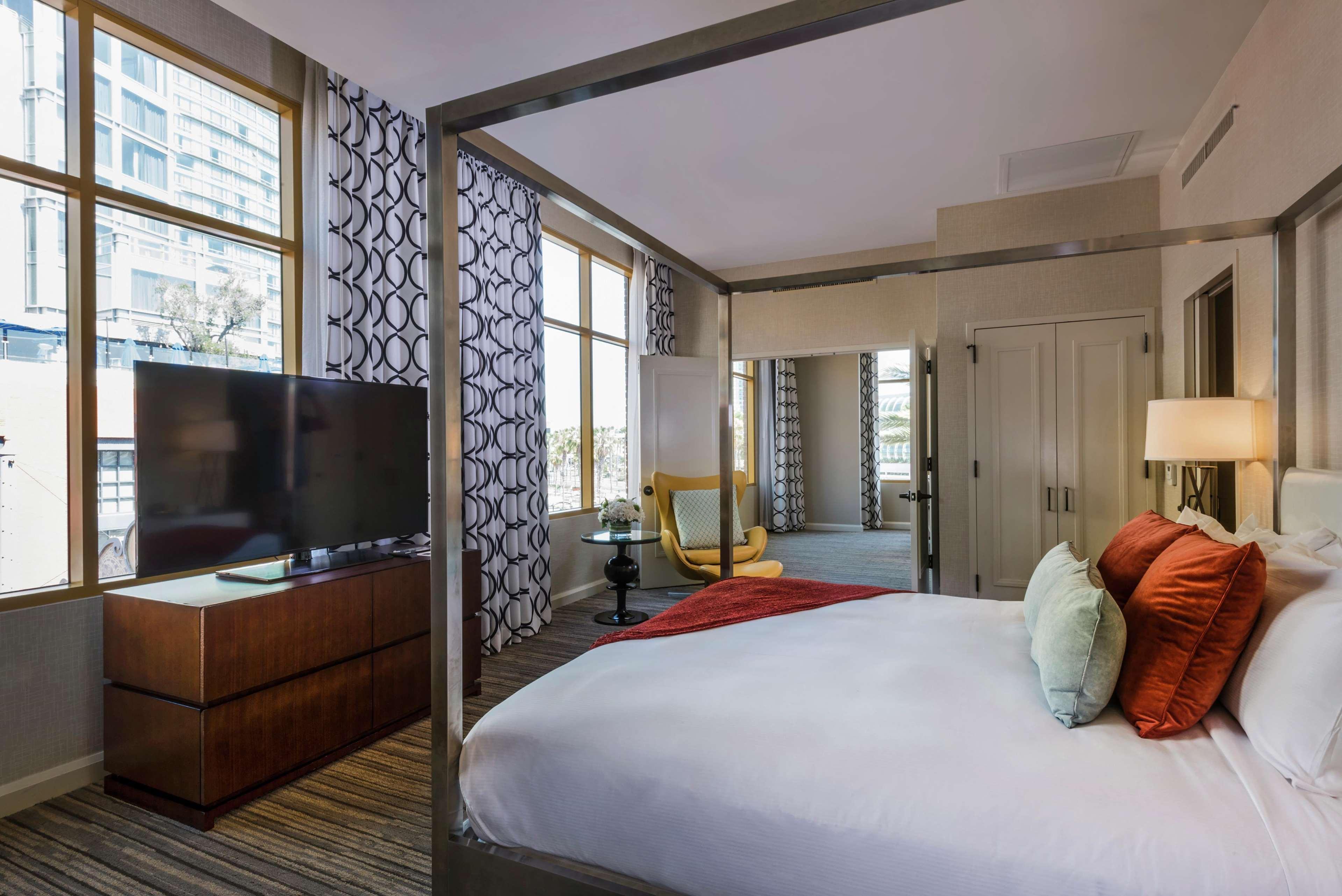 Hilton San Diego Gaslamp Quarter Bagian luar foto