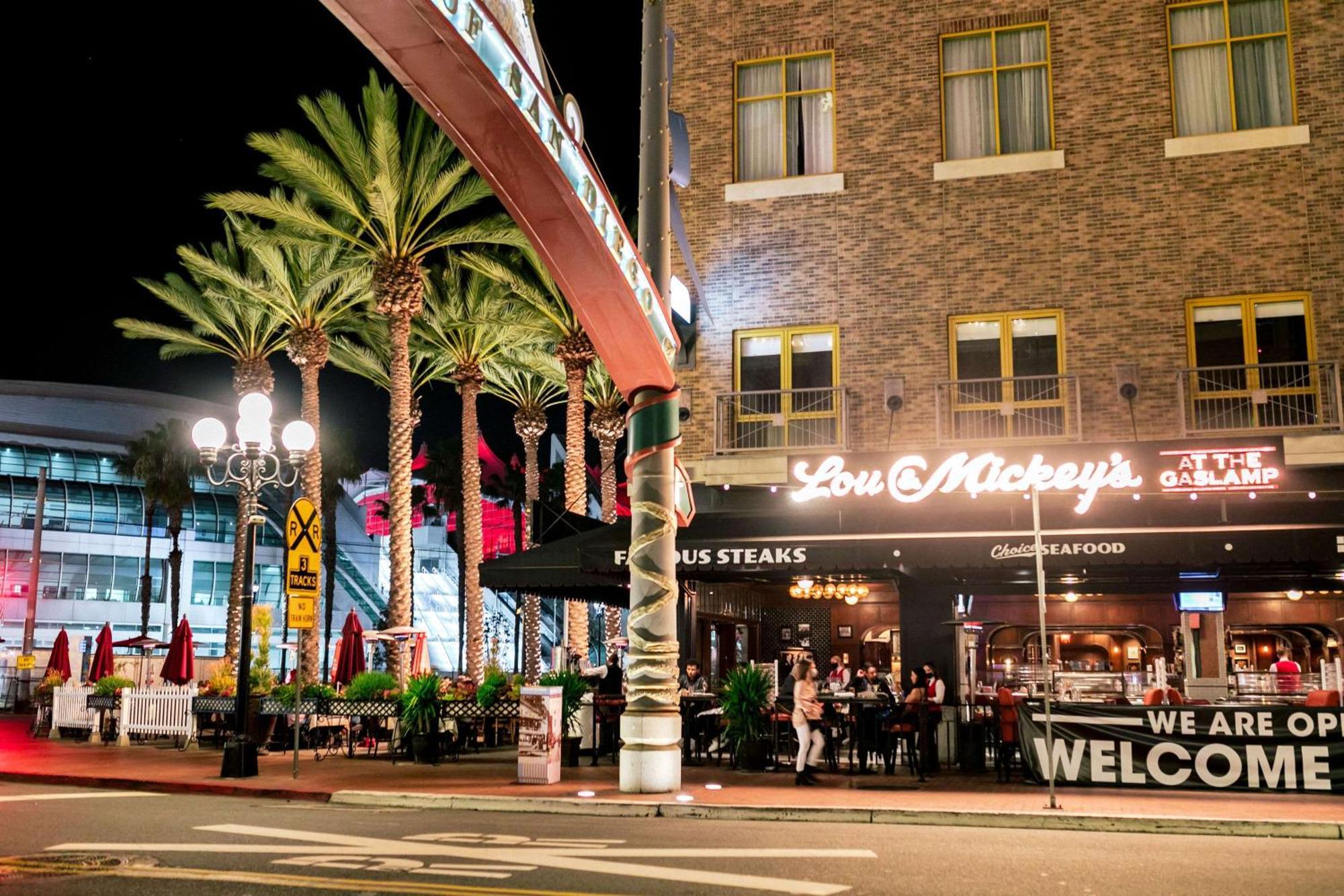 Hilton San Diego Gaslamp Quarter Bagian luar foto